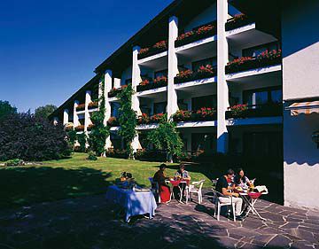 Hotel Ludwig Am Seidlpark มูร์เนา อัม ชตัฟเฟิลเซ ภายนอก รูปภาพ